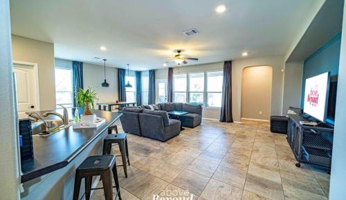 Three-Bedroom Holiday Home 