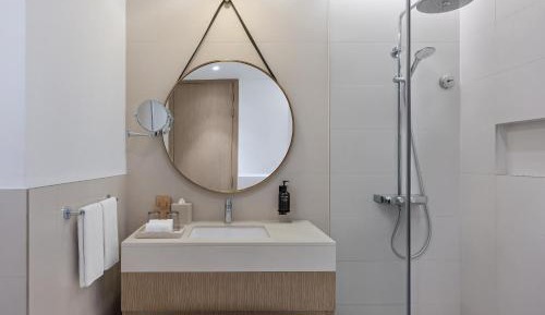 Deluxe King Room with Balcony