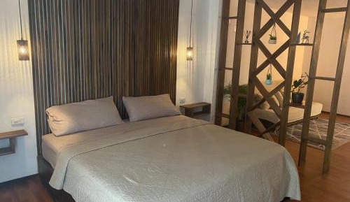 Deluxe King Suite