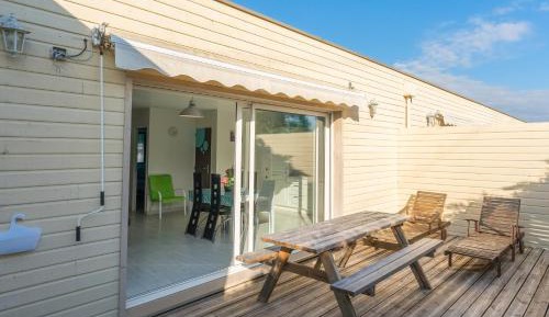 Superior One-Bedroom Apartment