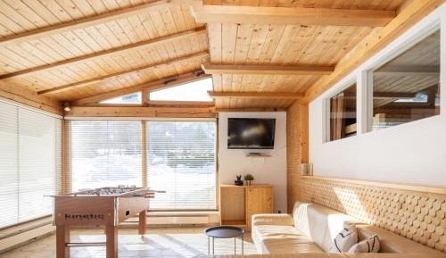 Four-Bedroom Deluxe Apartment