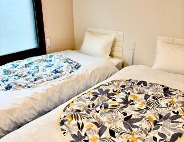 Twin Room with Shower