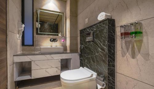 Premium King Room with Valley & Mountain View