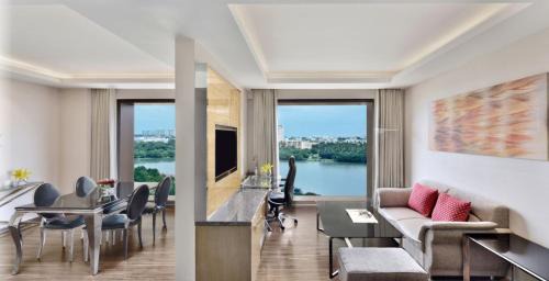 Executive King Suite with Lake View and Lounge Access
