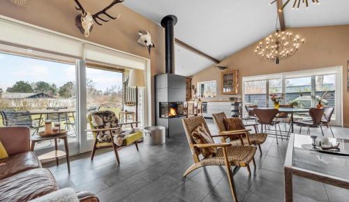 Three-Bedroom Holiday Home 