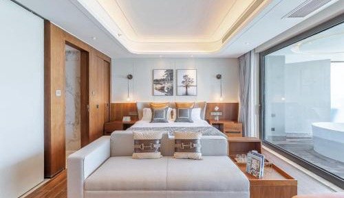Deluxe Suite with Sea View