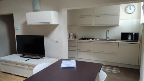 One-Bedroom Deluxe Apartment