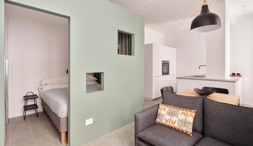 One-Bedroom Apartment