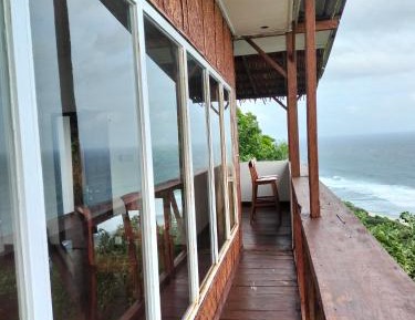 Deluxe Double Room (2 Adults + 1 Child)