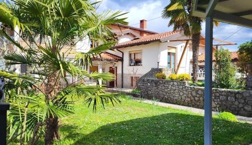 Three-Bedroom Apartment with Balcony