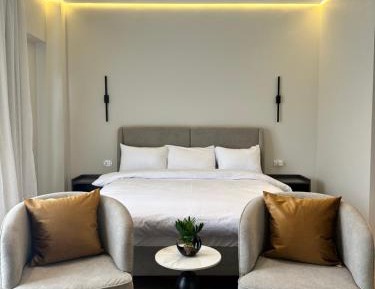 Studio with Garden View