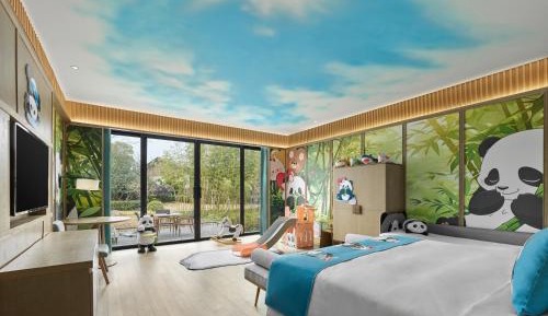 Deluxe Family King Room with Hotspring Tub