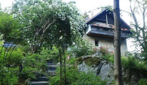Two-Bedroom Apartment with Bathroom