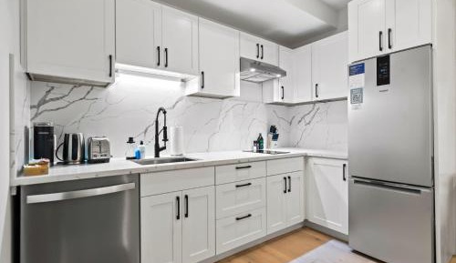 Deluxe Queen Studio (Self Check-in with Virtual Front Desk)