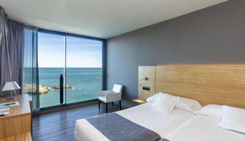 Double or Twin Room with Sea View