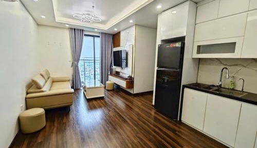Three-Bedroom Apartment with Balcony