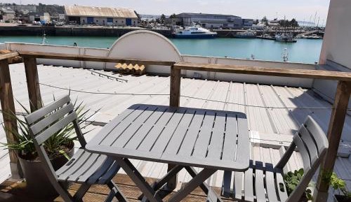 Studio Apartment with Sea View