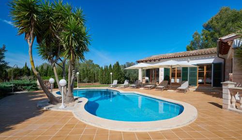 Villa with Garden View