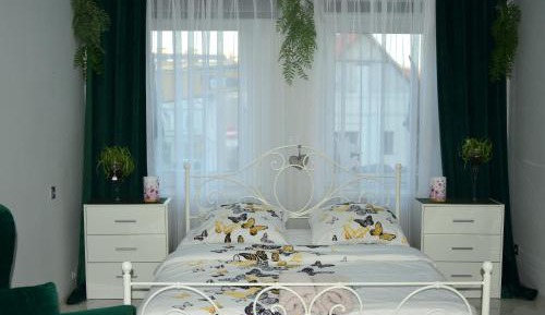 Apartment with Shower