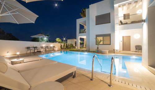 King Suite with Pool View