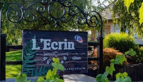 One-Bedroom Apartment with Garden