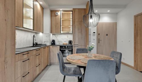 One-Bedroom Apartment with Balcony