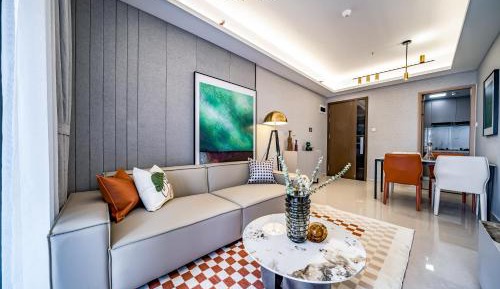 Two-Bedroom Deluxe Apartment with Balcony