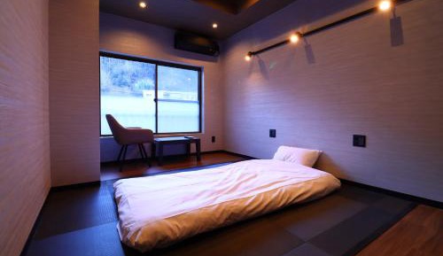 Japanese-Style Room