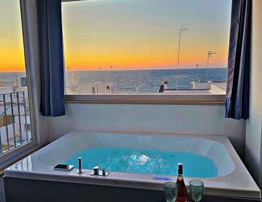 Queen Room with Spa Bath