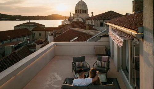 One-Bedroom Apartment with Terrace