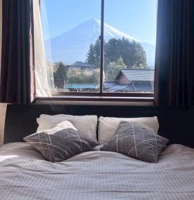 King Room with Mountain View