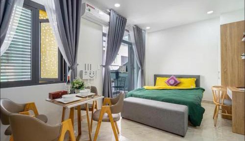 One-Bedroom Apartment with Balcony