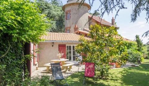 Holiday Home (5 Adults)