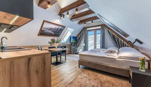 One-Bedroom Apartment with Balcony and Wellness