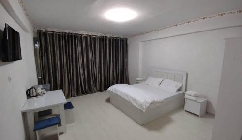 Deluxe Double or Twin Room with City View