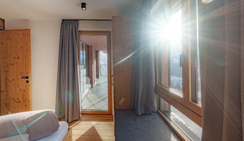 Suite with Mountain View
