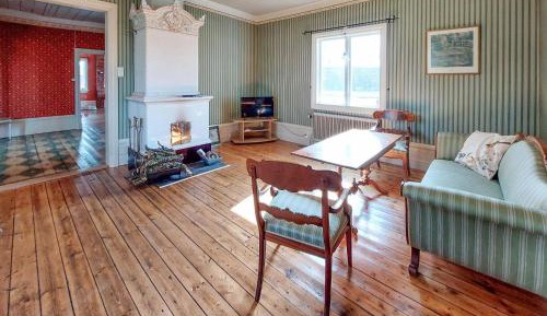 Two-Bedroom Holiday Home