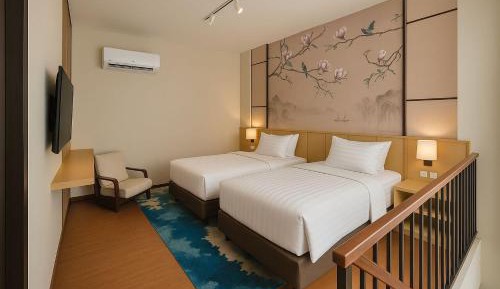 Mezzanine Suite with Free Hi Tea & Mini-bar