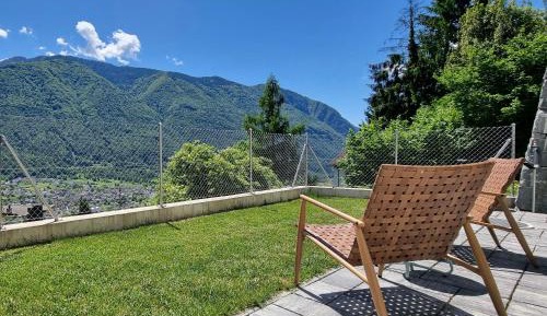 One-Bedroom Apartment with Garden View