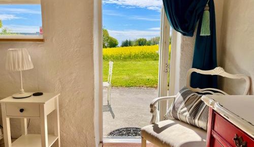 Villa with Garden View