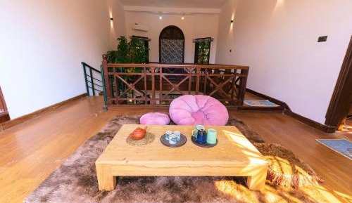 Villa with Garden View