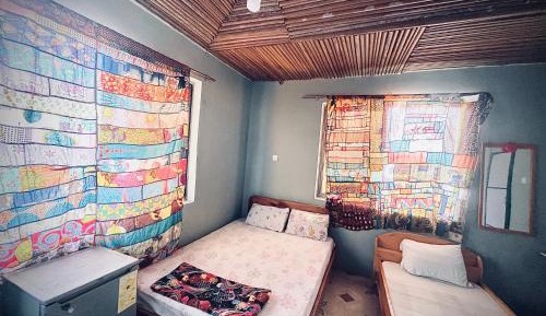 Deluxe Double Room (2 Adults + 1 Child)