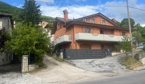 Three-Bedroom Premium Apartment with Balcony