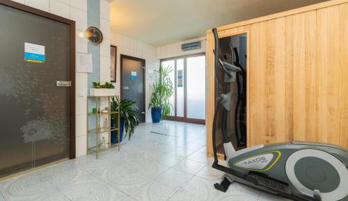 One-Bedroom Apartment with Balcony