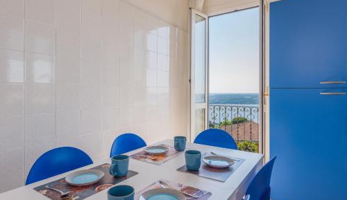 Two-Bedroom Apartment with Lake View