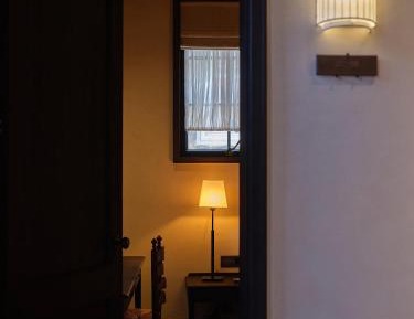 Deluxe Double Room (2 Adults + 1 Child)