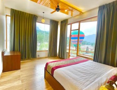 King Room with Balcony