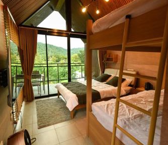 Quadruple Room with Mountain View
