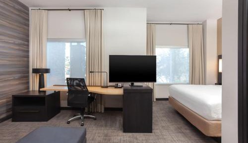 King Studio Suite with Sofa Bed - Hearing Accessible