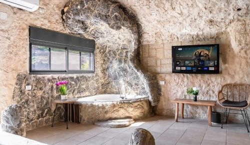 Studio with Spa Bath